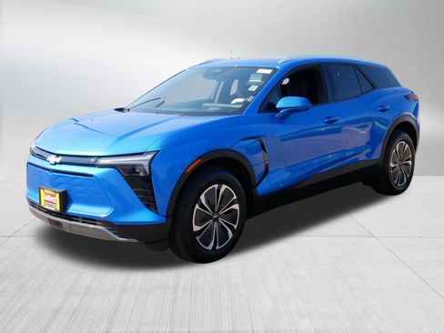 Used 2024 Chevrolet Blazer EV LT AWD/4WD image 3