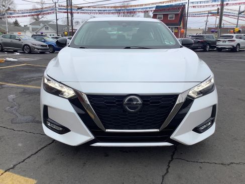 Used 2021 Nissan Sentra SR image 2