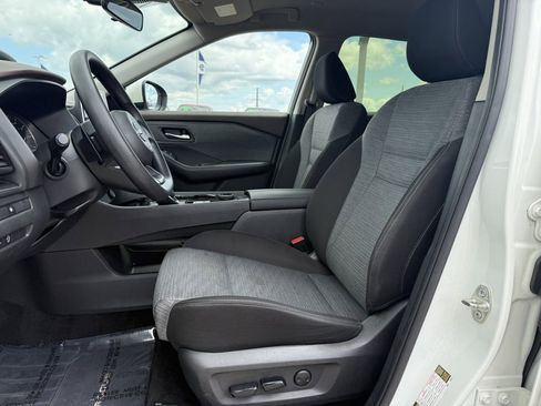 Used 2023 Nissan Rogue SV image 7