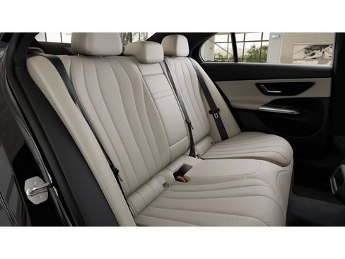 New 2026 Mercedes-Benz E 350 4MATIC Sedan image 5