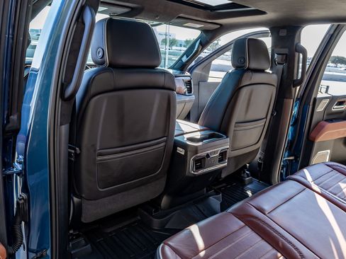 Used 2025 GMC Sierra 2500 Denali Ultimate image 34