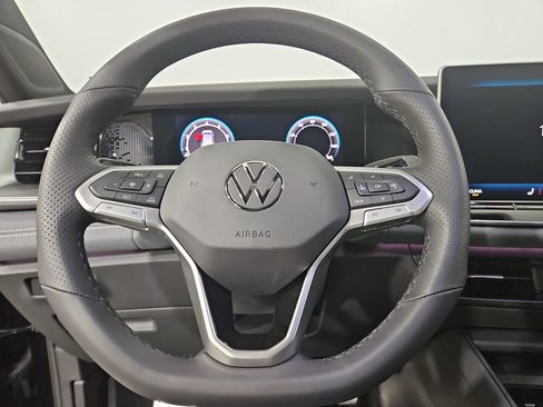 New 2026 Volkswagen Tiguan SE R-Line FWD image 14