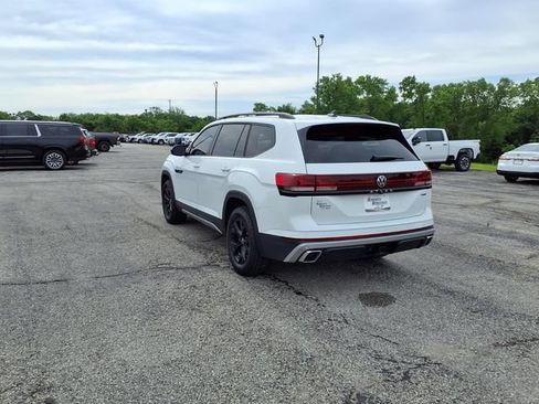 Used 2025 Volkswagen Atlas Peak Edition SE AWD/4WD image 27