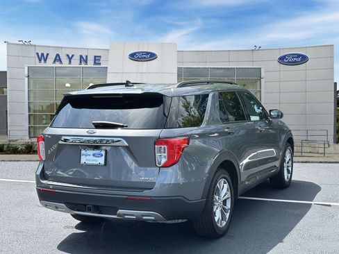 Certified 2023 Ford Explorer XLT w/ Equipment Group 202A AWD/4WD image 5
