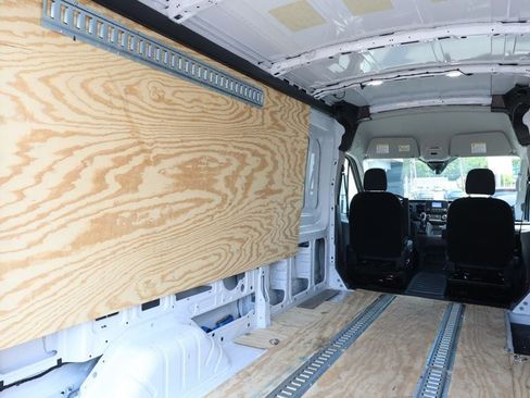 Used 2025 Ford Transit 250 148 Medium Roof RWD image 17