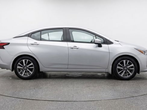 Used 2025 Nissan Versa SV FWD image 11
