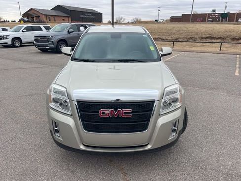 Used 2015 GMC Terrain SLE image 2