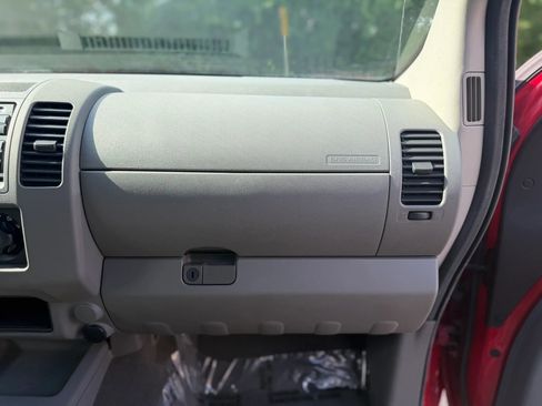 Used 2008 Nissan Frontier SE w/ SE Value Truck Pkg AWD/4WD image 22
