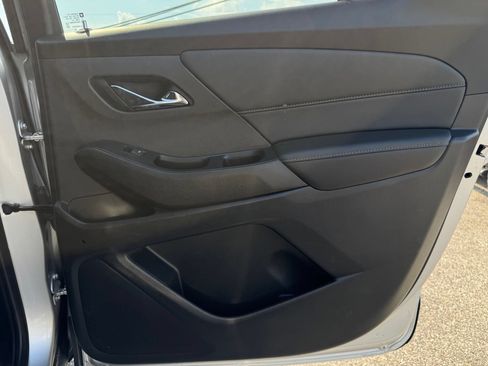 Used 2020 Chevrolet Traverse RS AWD/4WD image 34