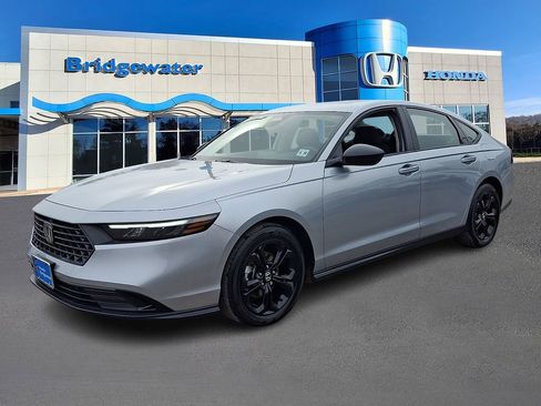 Used 2025 Honda Accord SE image 3