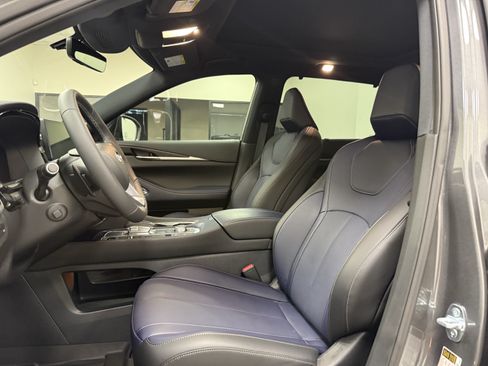 Certified 2026 INFINITI QX60 Sport w/ Dark Cargo Package AWD/4WD image 13