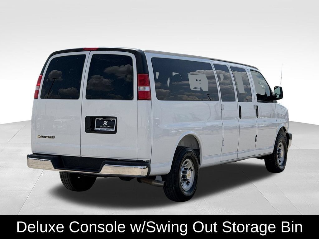 Used 2025 Chevrolet Express 3500 LT w/ LT Preferred Equipment Group RWD image 10