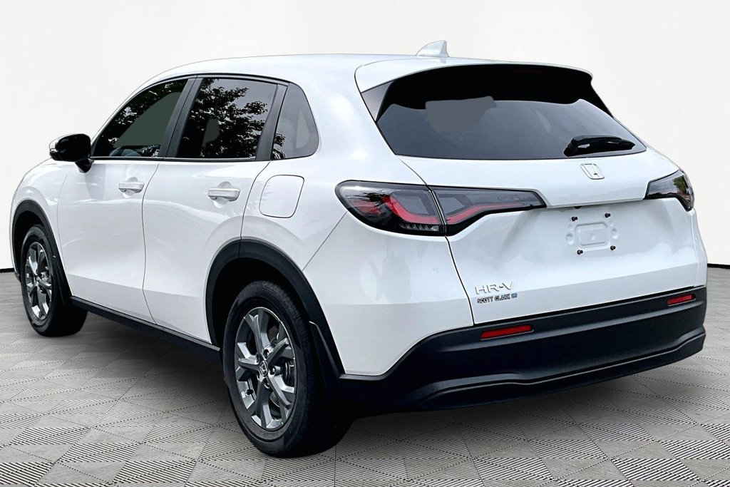 Certified 2027 Honda HR-V LX image 4