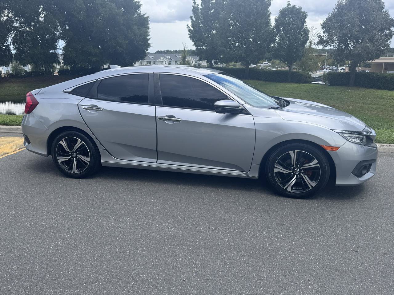 Used 2017 Honda Civic Touring image 31