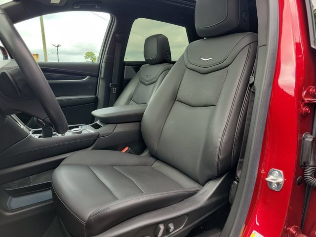 Certified 2024 Cadillac XT5 Premium Luxury w/ Technology Package FWD image 25