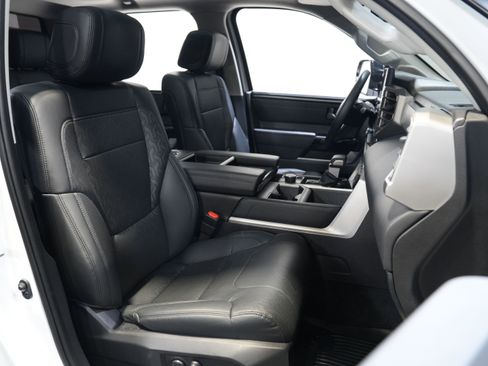 Used 2024 Toyota Tundra Limited image 32