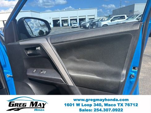 Used 2016 Toyota RAV4 LE FWD image 27