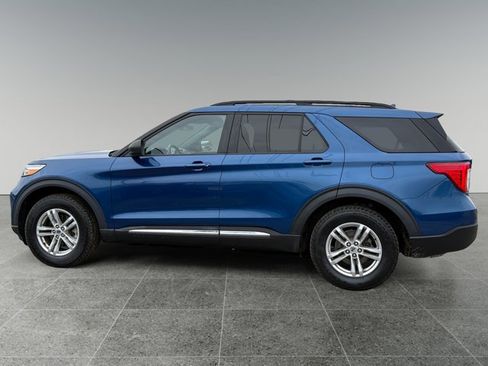 Used 2020 Ford Explorer XLT w/ Comfort Package image 2