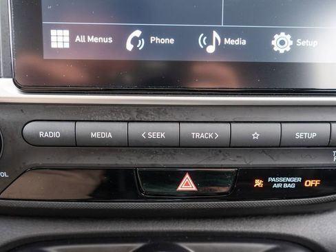 Certified 2023 Hyundai Venue SEL image 29