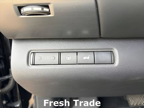 Used 2025 Nissan Pathfinder Rock Creek AWD/4WD image 19