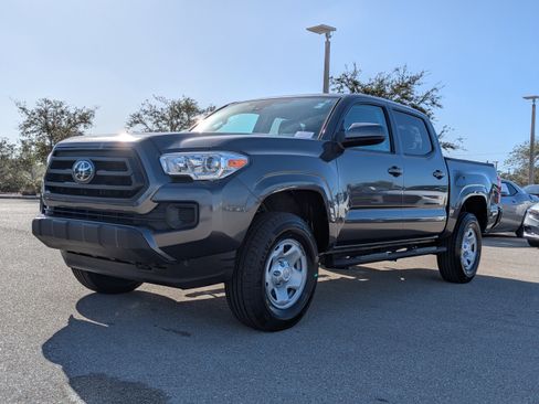Used 2021 Toyota Tacoma SR w/ SR Convenience Package image 9