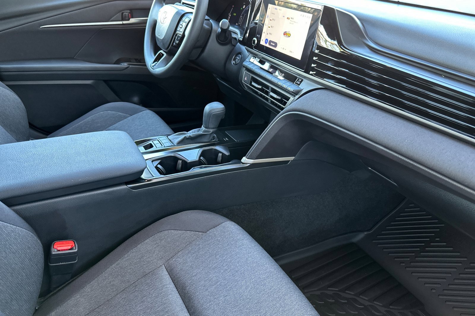 Used 2026 Toyota Camry LE w/ Convenience Package FWD image 16