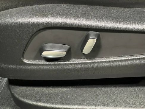 Used 2024 Cadillac XT6 Luxury FWD image 28