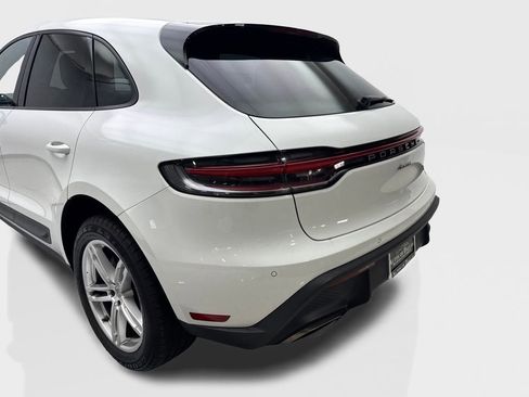 Used 2023 Porsche Macan AWD/4WD image 19