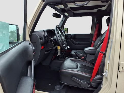 Used 2018 Jeep Wrangler Unlimited Rubicon AWD/4WD image 32