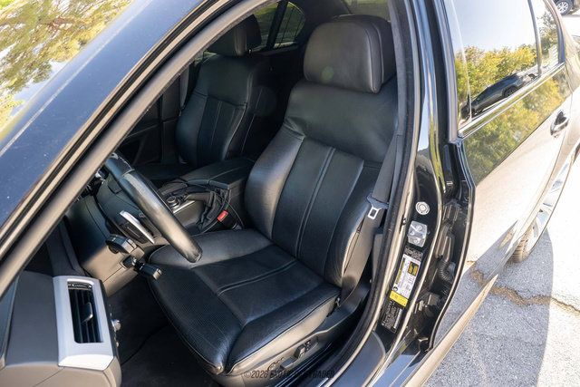Used 2010 BMW M5 RWD image 32