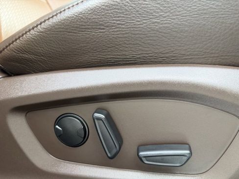 Used 2023 Ford Explorer King Ranch w/ Technology Package image 57