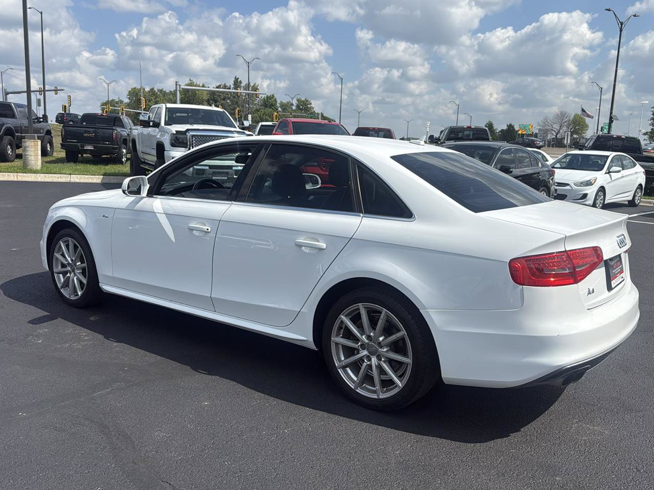Used 2015 Audi A4 2.0T Premium w/ Audi MMI Navigation FWD image 3