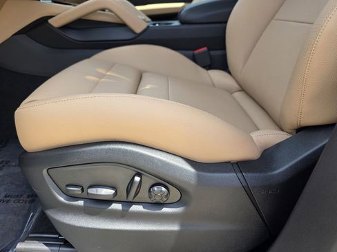 New 2025 Porsche Cayenne image 21