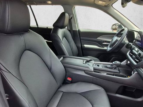 Used 2026 Toyota Grand Highlander FWD image 22