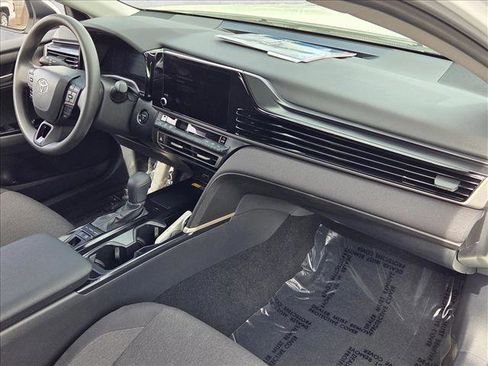 Used 2025 Toyota Camry LE image 21