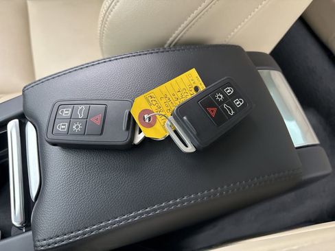 Used 2017 Volvo S60 T5 Inscription Platinum image 26