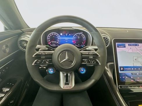 Certified 2022 Mercedes-Benz SL 63 AMG 4MATIC image 11
