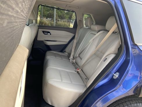 Used 2021 Nissan Rogue SV w/ Premium Package FWD image 16