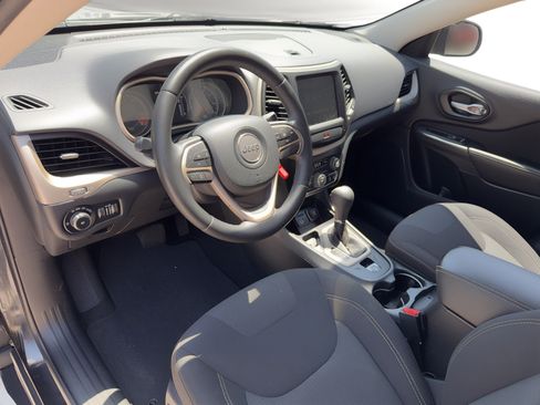 Used 2015 Jeep Cherokee Latitude FWD image 4