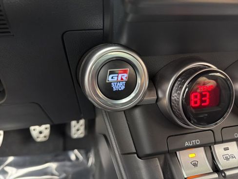 Used 2023 Toyota GR86 Premium w/ ALL Weather Mat Package (TMS) image 17