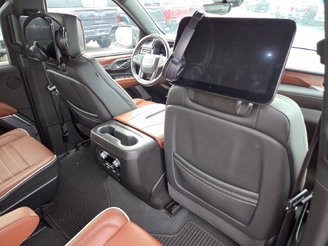 Used 2024 GMC Yukon Denali Ultimate AWD/4WD image 28