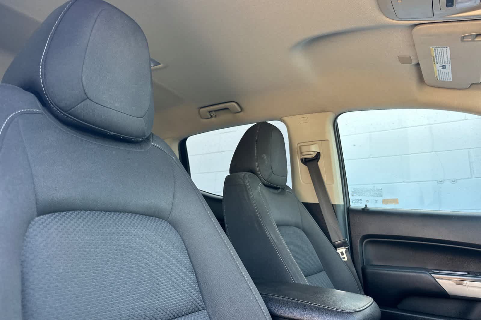 Used 2020 Chevrolet Colorado LT w/ Safety Package RWD image 18