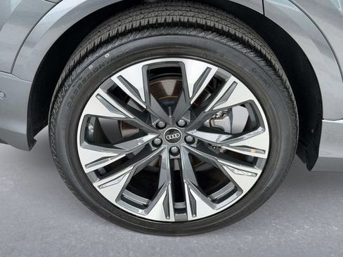Used 2026 Audi Q8 Premium Plus AWD/4WD image 7