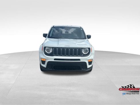 Used 2023 Jeep Renegade Latitude AWD/4WD image 9