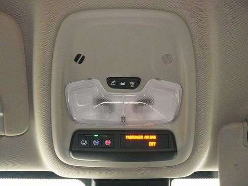 Used 2022 Buick Encore GX Select w/ Sport Touring Package image 16