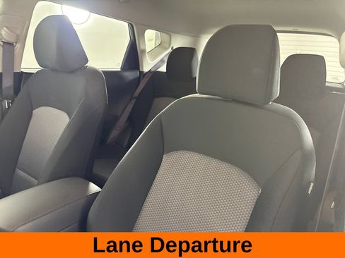 Used 2025 Kia Soul LX w/ LX Technology Package FWD image 10