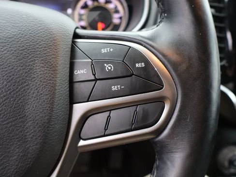 Used 2020 Jeep Cherokee Limited image 16