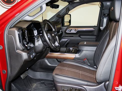 Used 2025 Chevrolet Silverado 2500 High Country w/ Technology Package AWD/4WD image 47