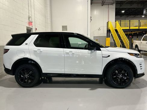 New 2026 Land Rover Discovery Sport Landmark image 4