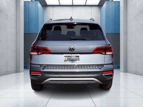 Used 2024 Volkswagen Taos SE image 28